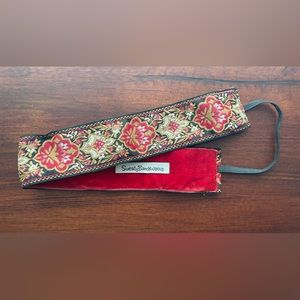 Sweaty Bands non-slip headband